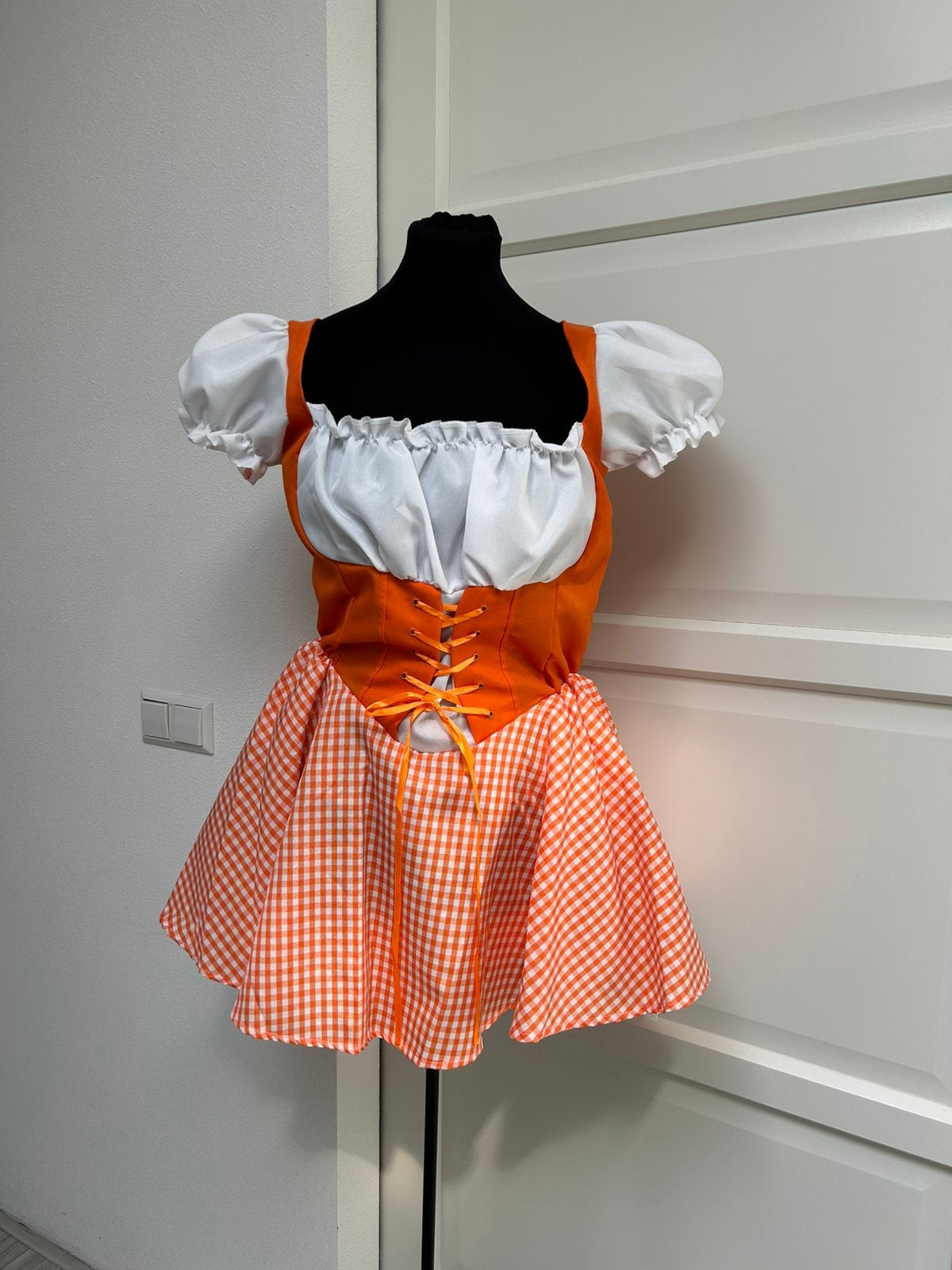 Dirndl Eva oranje maat XL, Maat 46/48 (XL) of groter, Nieuw, Ophalen of Verzenden, Overige thema's