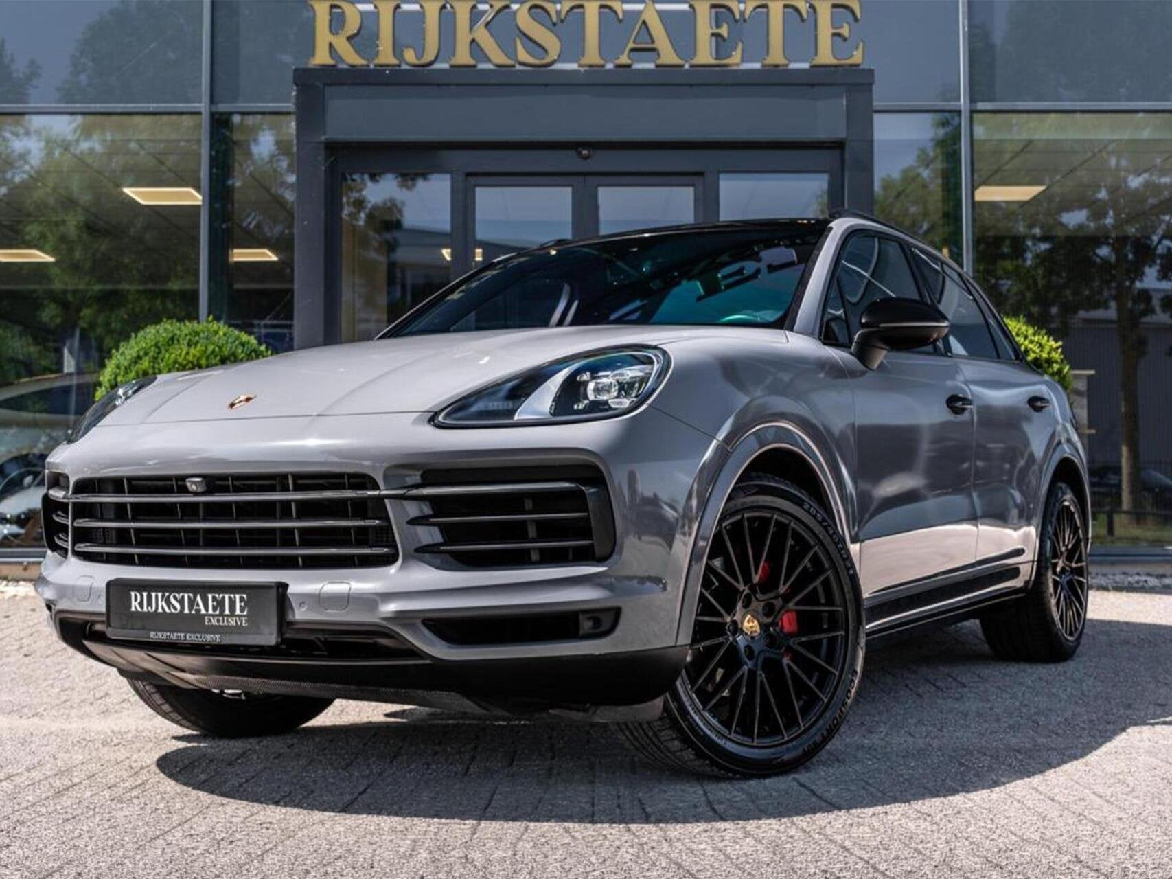 Porsche Cayenne 3.0|360° CAMERA|KEYLESS|SFEERV.|21''|BLACK