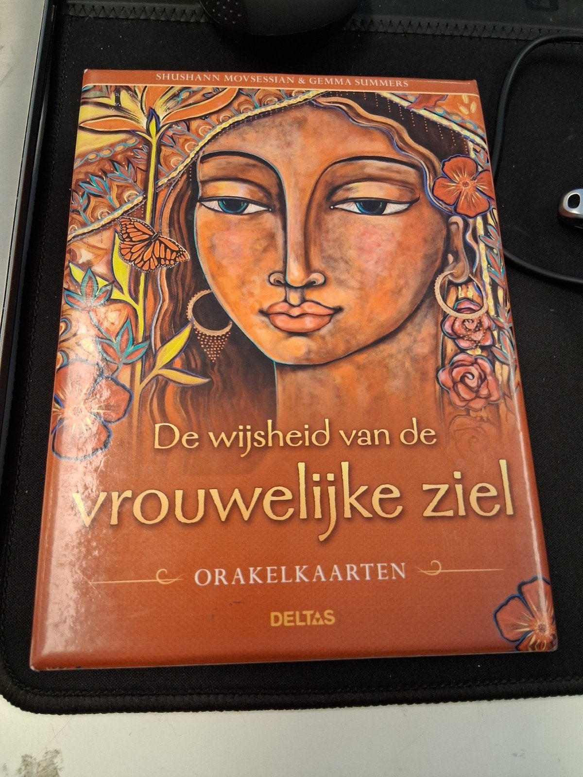 De Wijsheid van de Vrouwelijke Ziel - Orakelkaarten, Boeken, Esoterie en Spiritualiteit, Spiritualiteit algemeen, Overige typen
