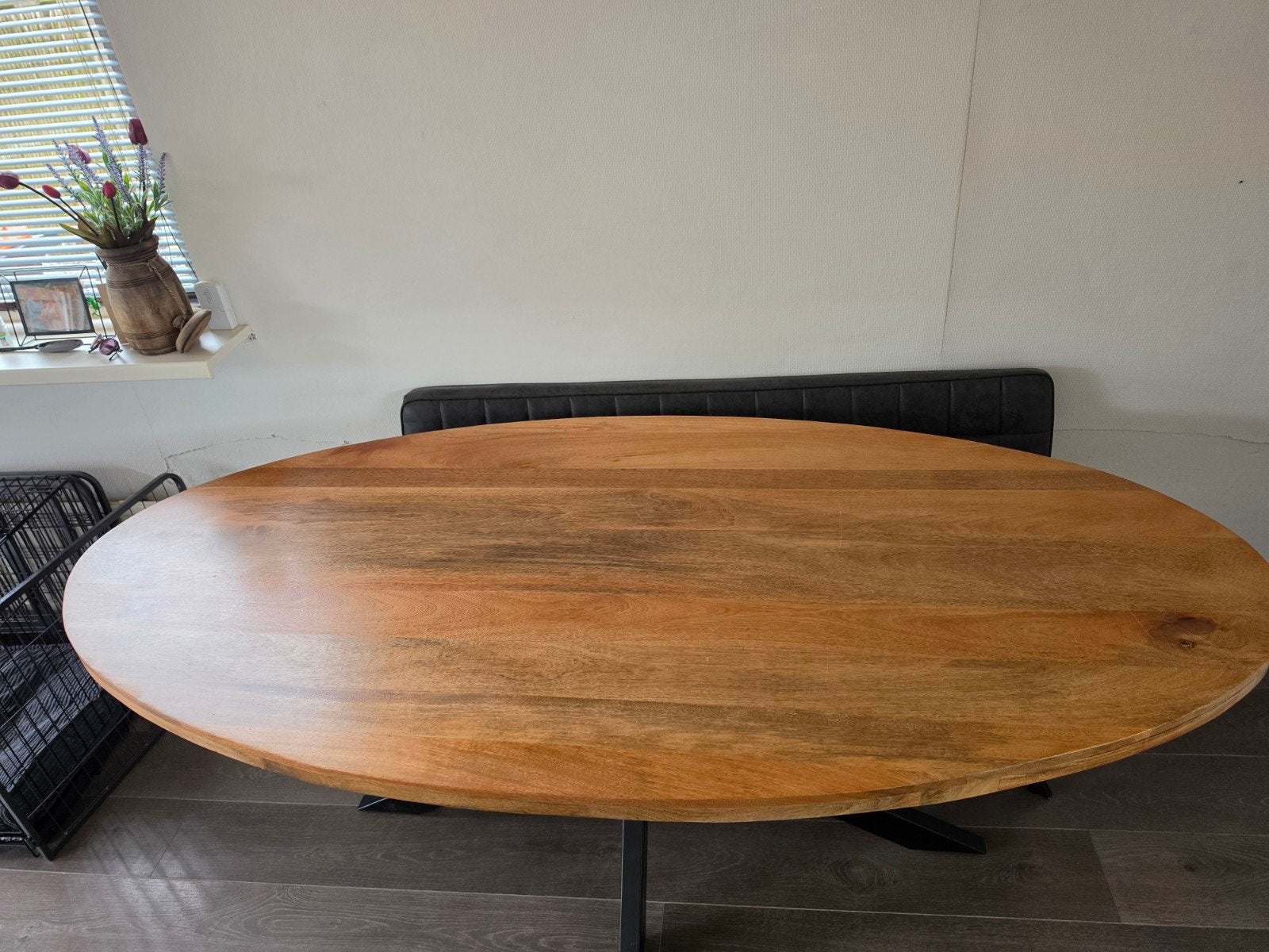 Grote mango eet tafel, Huis en Inrichting, Tafels | Eettafels, 200 cm of meer, Zo goed als nieuw, Vijf personen of meer, Ovaal