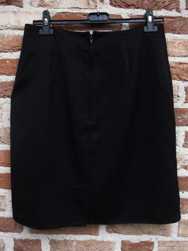 klassieke strakke zwarte knie rok mt 38, Kleding | Dames, Rokken, Maat 38/40 (M), Zwart, Ophalen of Verzenden, Zo goed als nieuw