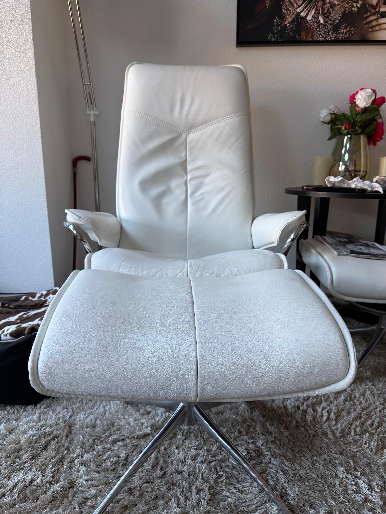2 witte STRESSLESS zetsel met voetenbankjes, Ophalen, Twee, Wit, Leer