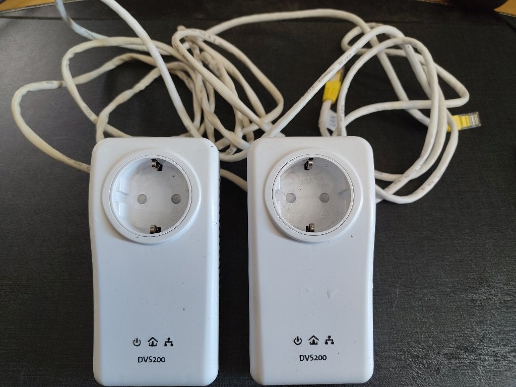 2 KPN wifi extenders DVS200, Ophalen of Verzenden, Gebruikt, KPN  WiFi versterker