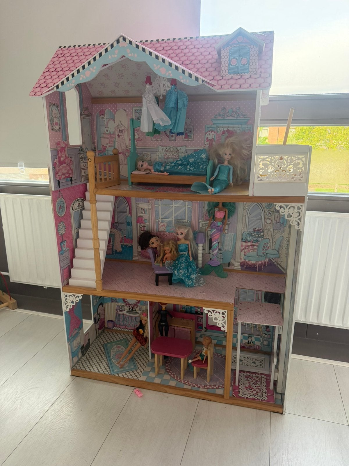 Barbie huis poppenhuis, Kinderen en Baby's, Speelgoed | Poppenhuizen, Ophalen, Zo goed als nieuw, Poppenhuis