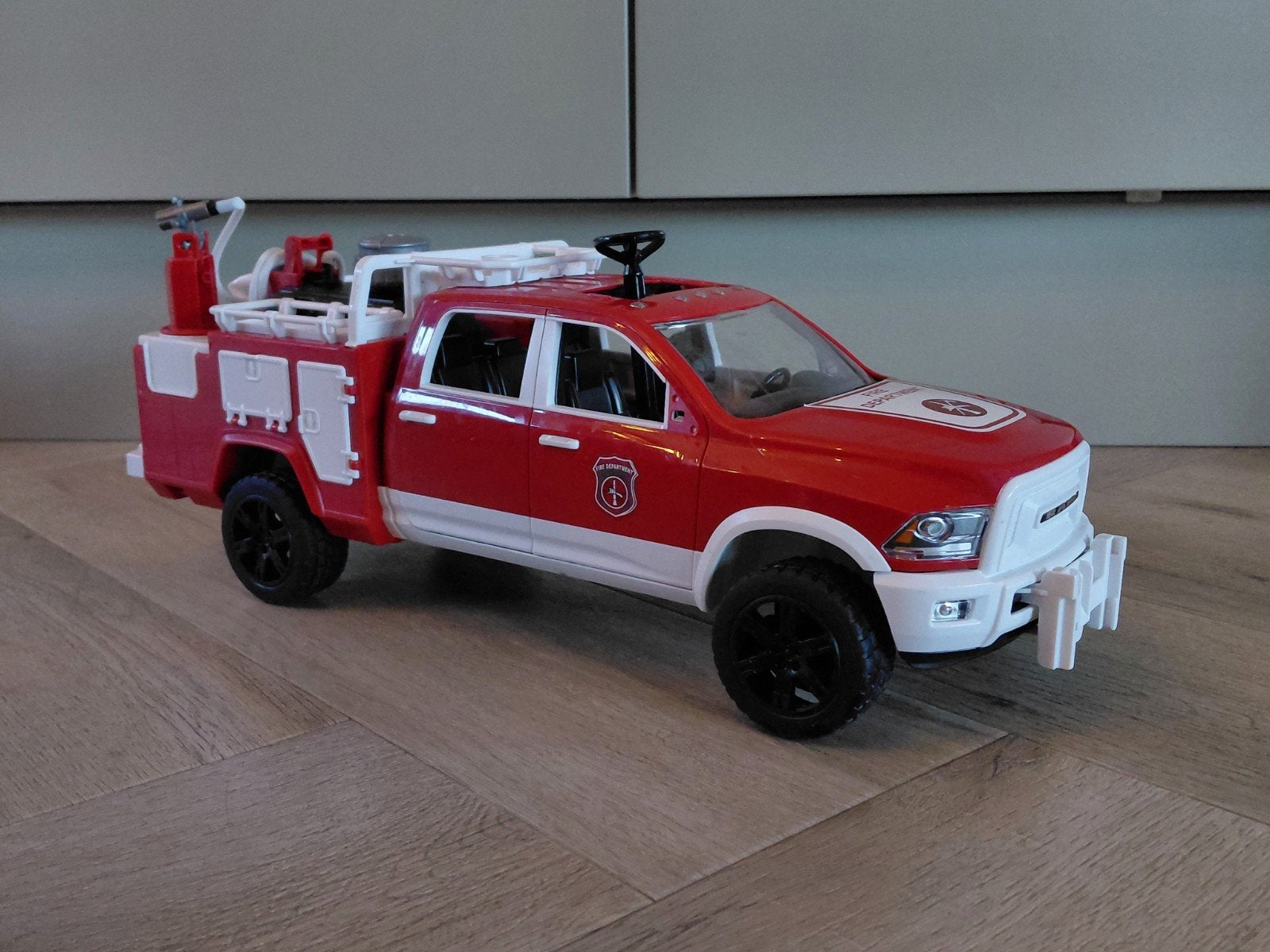 Bruder Dodge Ram 2500 Brandweer met werkende spuit, Ophalen of Verzenden, Zo goed als nieuw