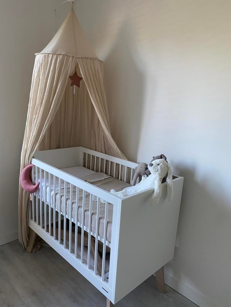 Kidsmill Sixties Ledikant 60x120 incl. Aerosleep matras, Kinderen en Baby's, Babywiegjes en Ledikanten, Ophalen, Zo goed als nieuw