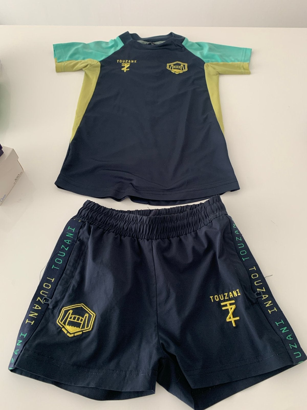 Touzani sportsetje maat 116, Ophalen, Gebruikt, Jongen of Meisje, Setje