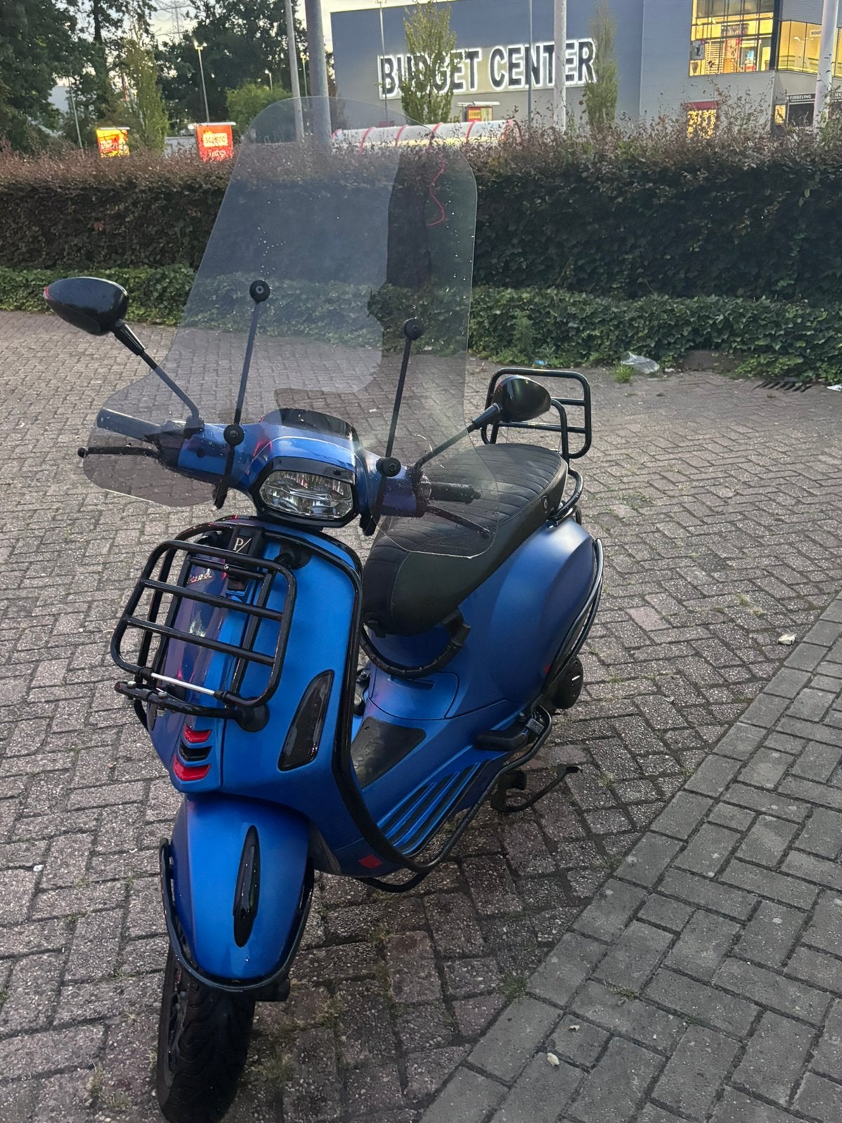 Vespa sprint 2020, Fietsen en Brommers, Scooters | Vespa, Ophalen, Zo goed als nieuw, Benzine