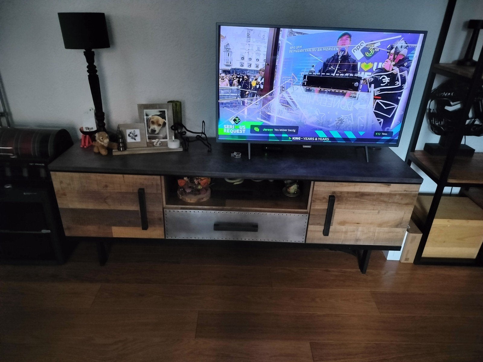 tv meubel, Ophalen, 150 tot 200 cm, Zo goed als nieuw, Minder dan 100 cm