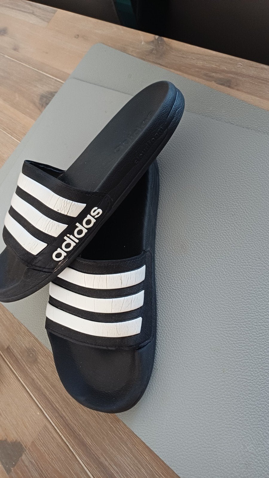 Adidas slippers maat 40.5, Slippers, Zwart, Ophalen of Verzenden, Adidas