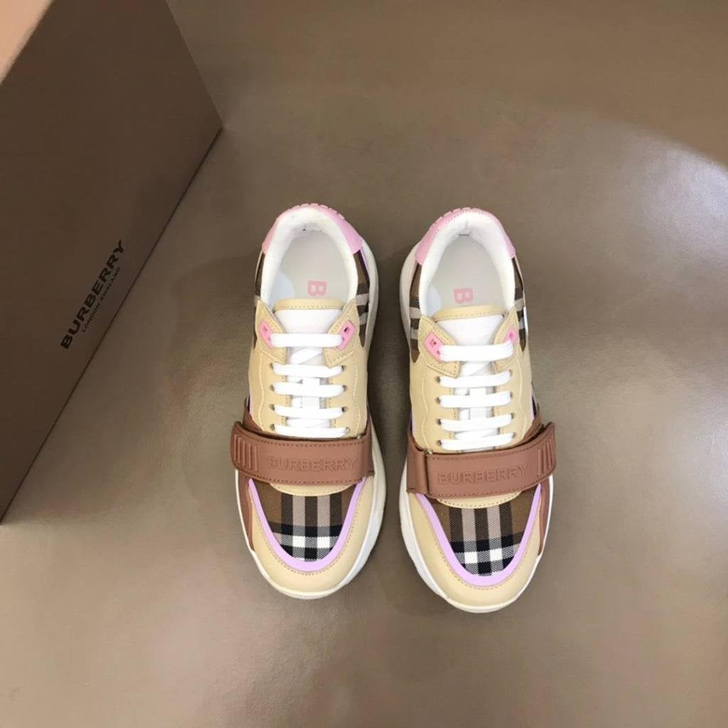 Burberry Sneakers, Bruin, Nieuw, Ophalen of Verzenden, Sneakers of Gympen