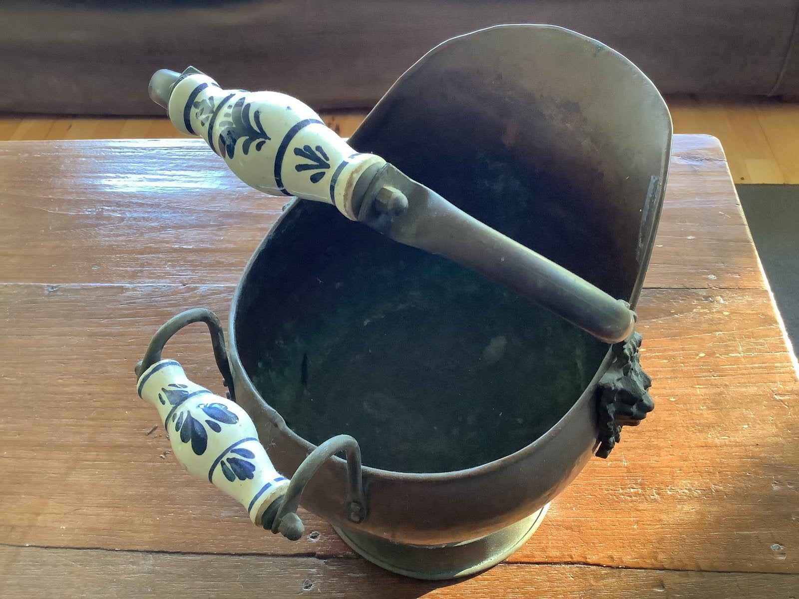 Nette koperen ketel / kolenkit met porseleinen handvaten, Ophalen of Verzenden, Koper