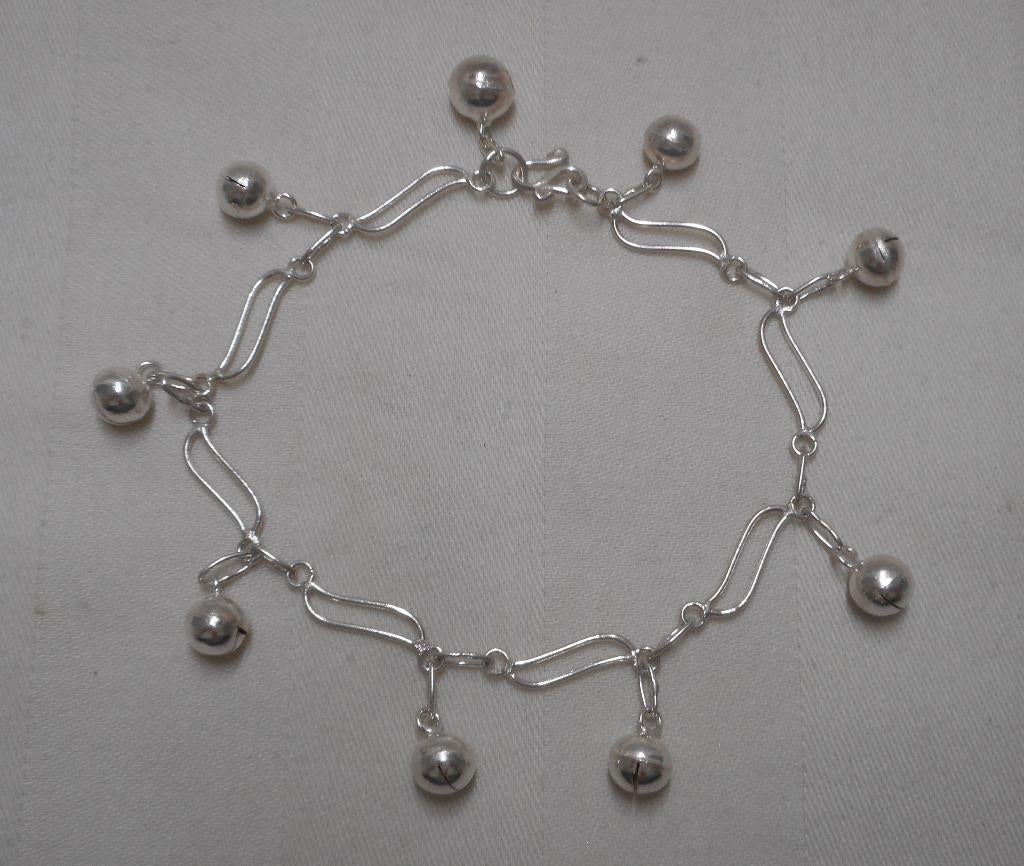 Zilveren armbandje met bedel belletjes nr.152, Verzenden, Zo goed als nieuw, Met bedels of kralen, Zilver