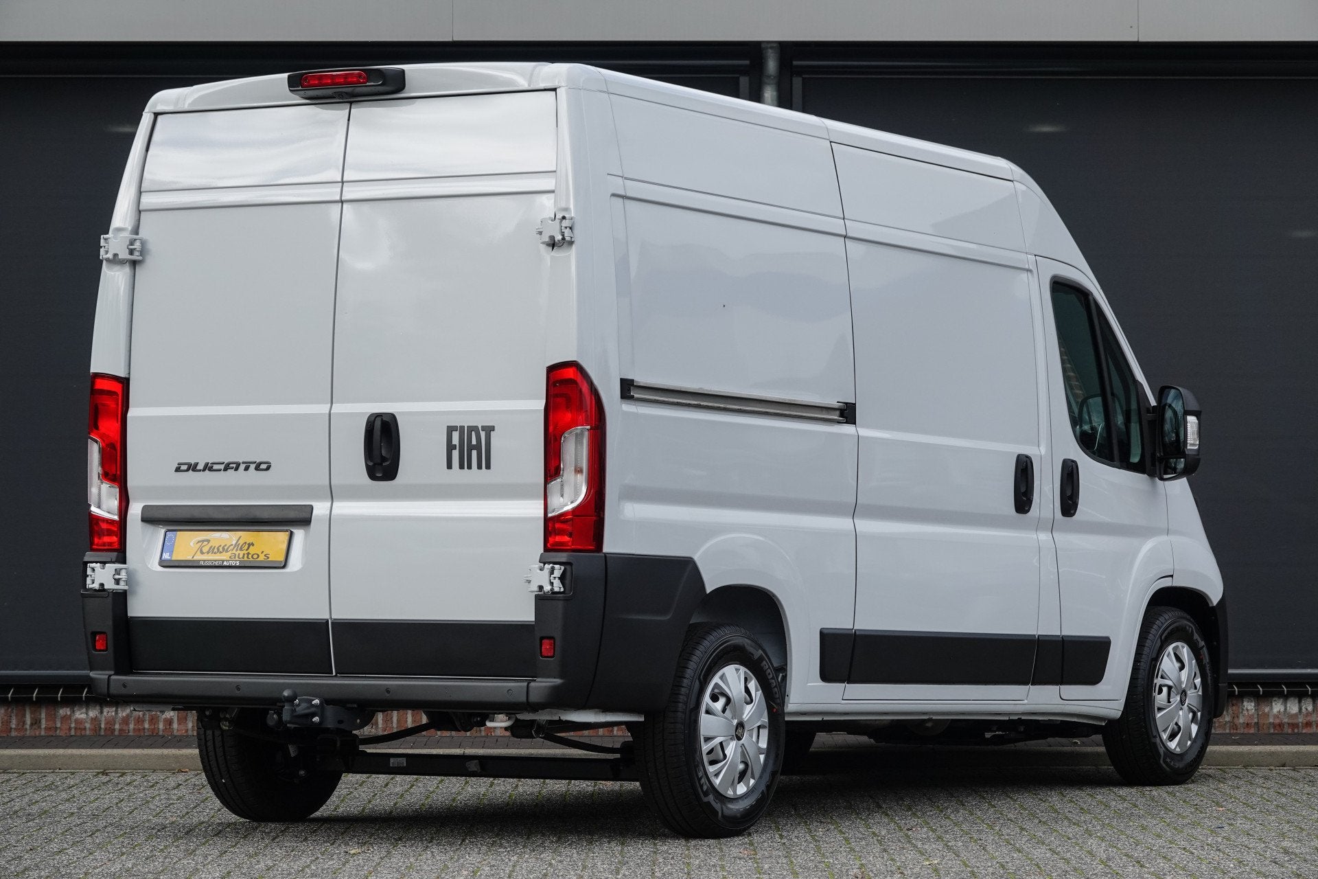 Fiat Ducato L2H2 2.2 MultiJet 140Pk Aut. | 35 | Stoel-Bank |, 2033 kg, Stof, Gebruikt, 4 cilinders