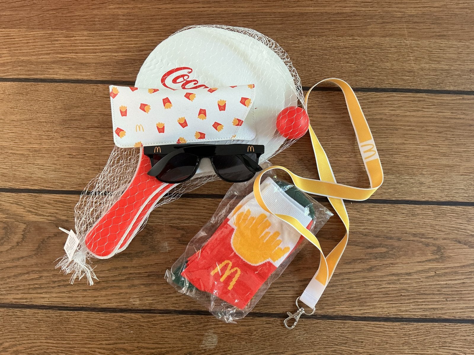 McDonald's Coca-Cola Zomerpakket keycoard zonnebril sokken, Verzamelen, Merken en Reclamevoorwerpen, Ophalen of Verzenden, Nieuw