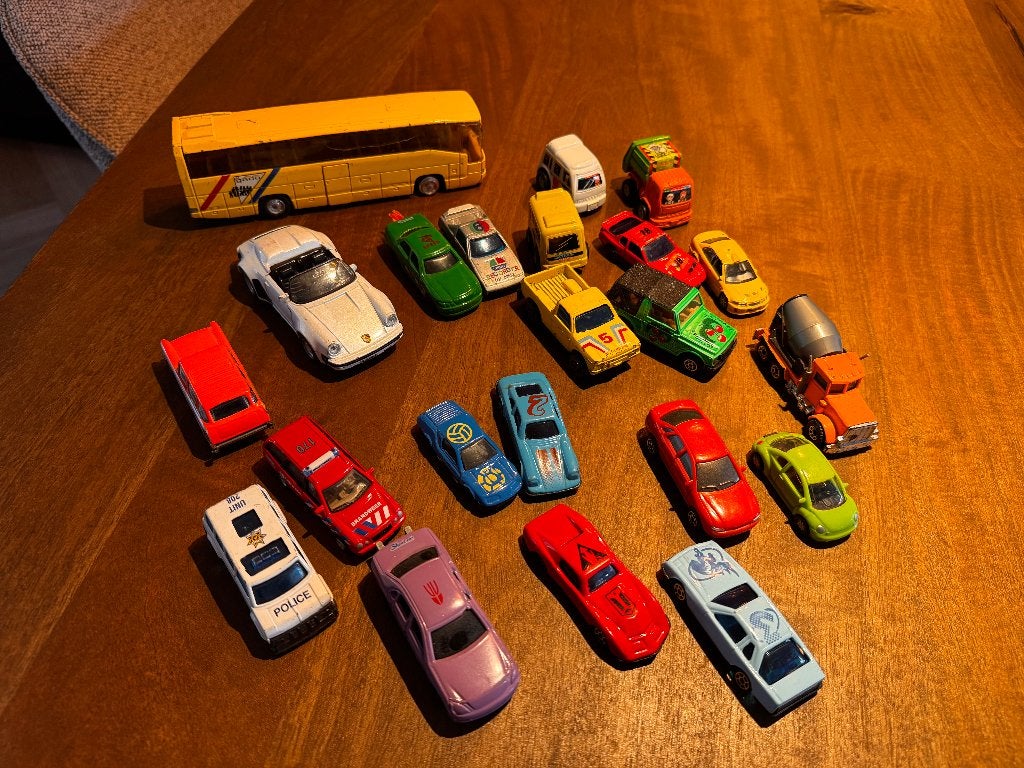 Partij vintage modelauto’s Majorette Matchbox + bus, Ophalen, Gebruikt