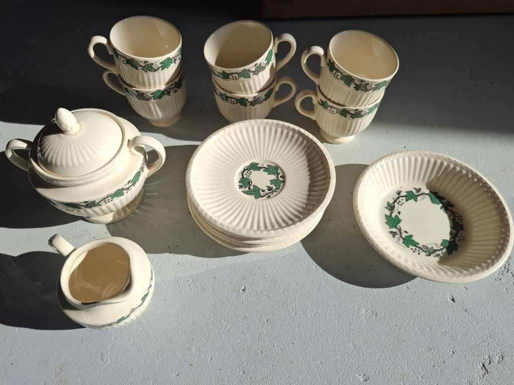 Stratford Wedgwood thee/koffieservies, Ophalen