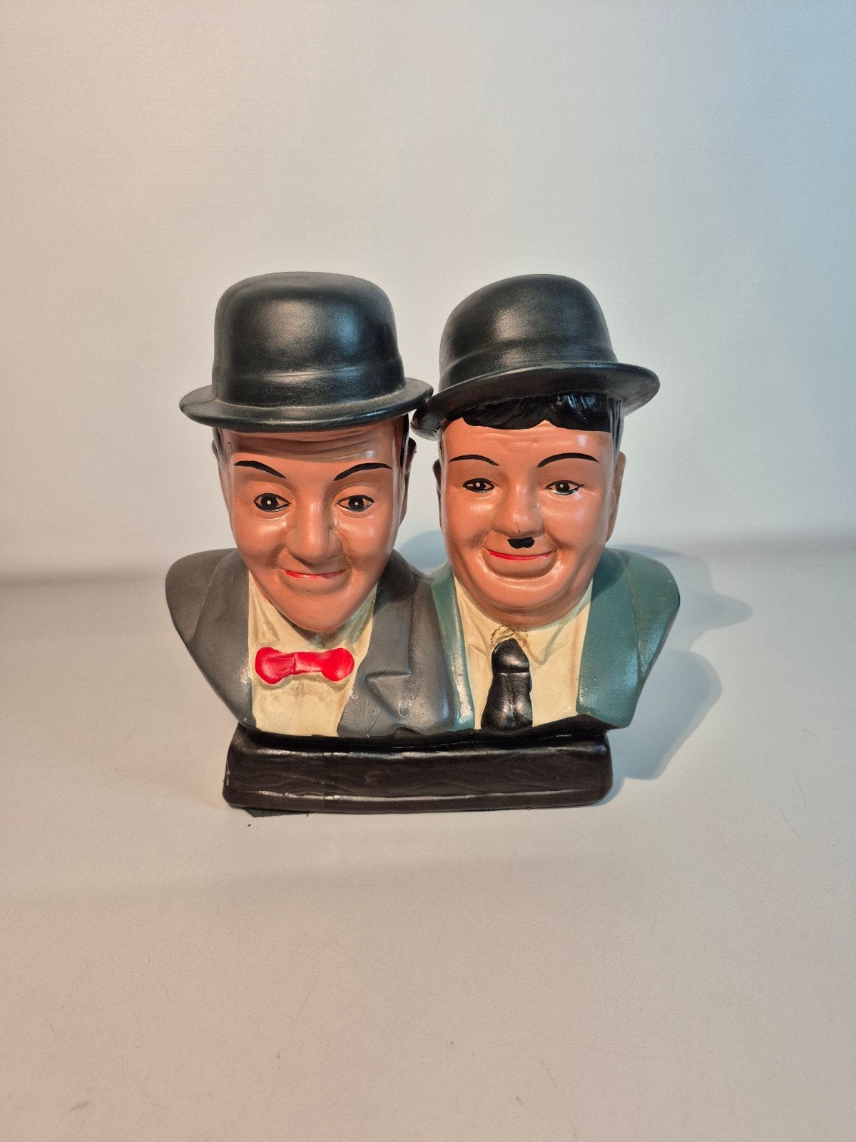Laurel en Hardy aardewerk buste, Antiek en Kunst, Ophalen of Verzenden