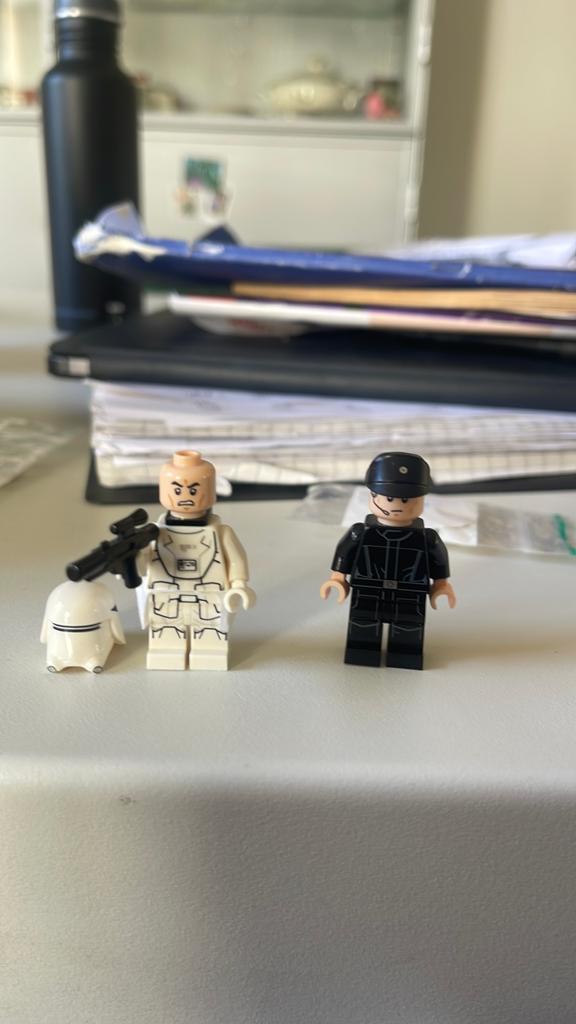 First order snowtrooper, imperial shuttle pilot, Verzamelen, Star Wars, Ophalen of Verzenden, Zo goed als nieuw, Actiefiguurtje