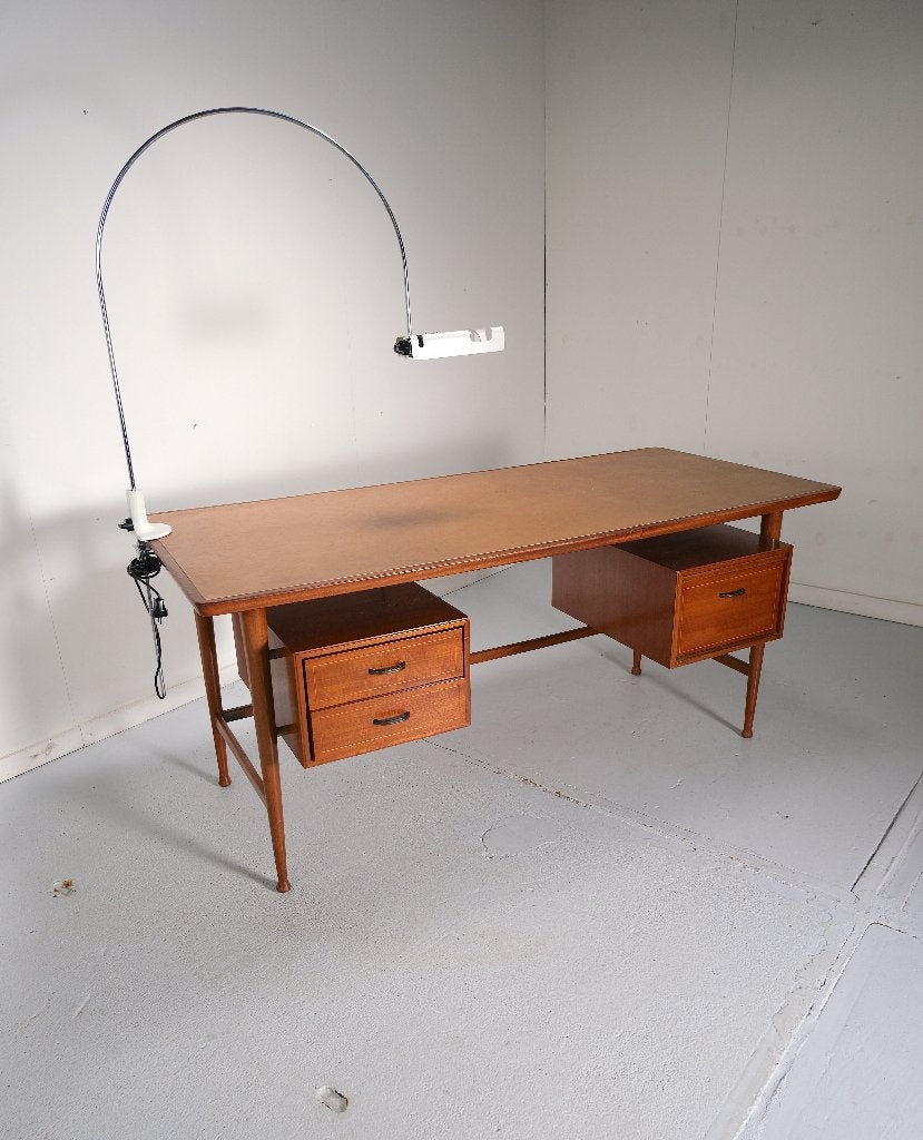 Bureaulamp (Joe Colombo, Spiderlamp, Oluce), Huis en Inrichting, Ophalen, Modern, space age,, 50 tot 75 cm, Zo goed als nieuw