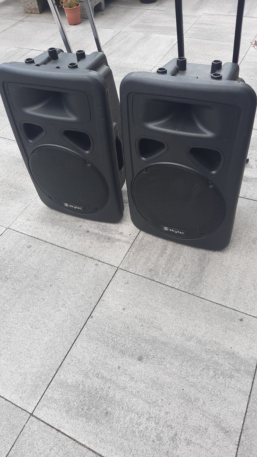 Leuke set speakers met kabel actieve en passieve box, Audio, Tv en Foto, Luidsprekers, Gebruikt, Inclusief kabels, Speakerset