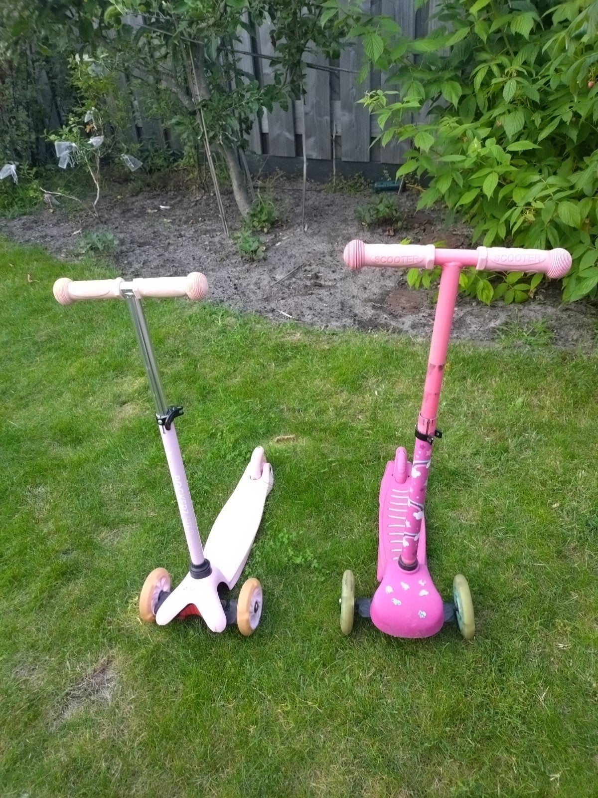 2 roze 3-wieler steps voor kinderen, Fietsen en Brommers, Steps, Ophalen of Verzenden, Gebruikt, Gewone step