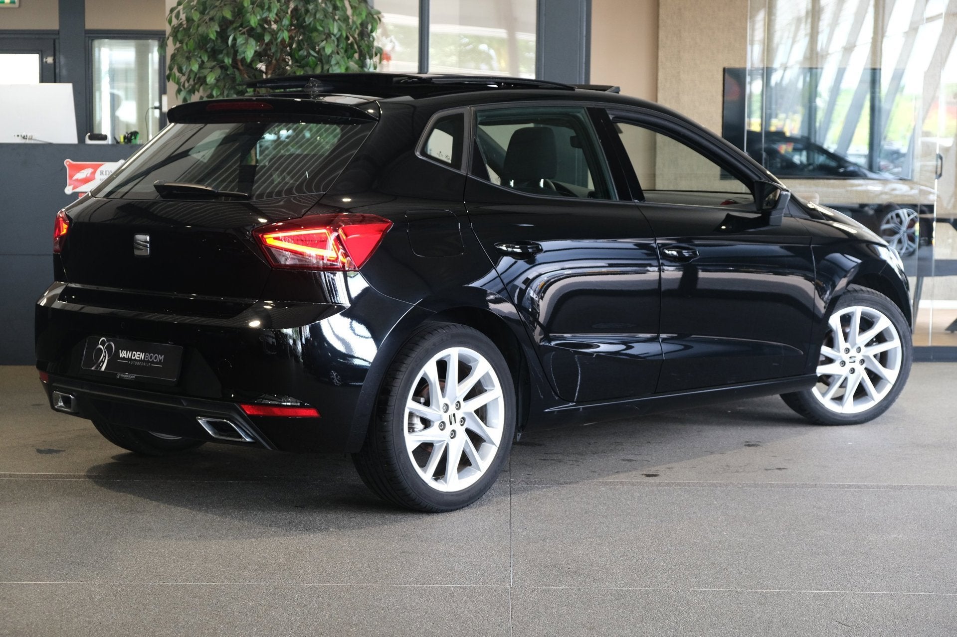 Seat Ibiza 1.0 EcoTSI FR DSG 110PK Facelift Pano Led Navi Ca, Auto's, Seat, Stof, Gebruikt, Zwart, 580 kg