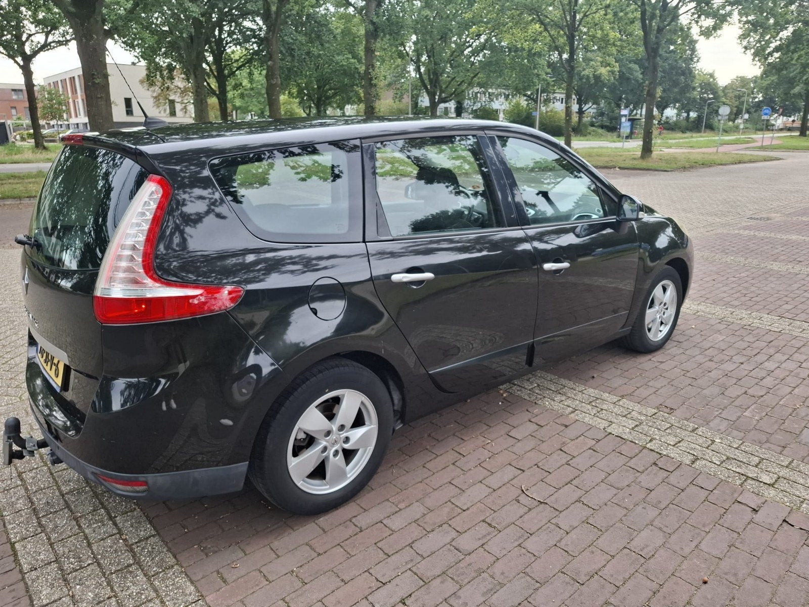RENAULT GRAND SCENIC 1.4i 6 VERSN. AIRCO APK CRUISE KEYLESS, Voorwielaandrijving, Stof, Zwart, 4 cilinders