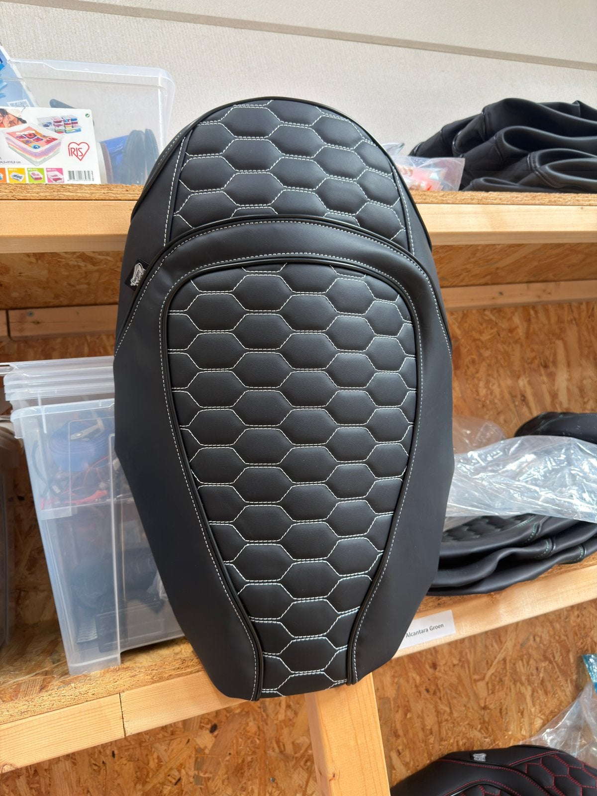 Zip duo RS zadelhoes met witte stiksels, kunstleer, Verzenden