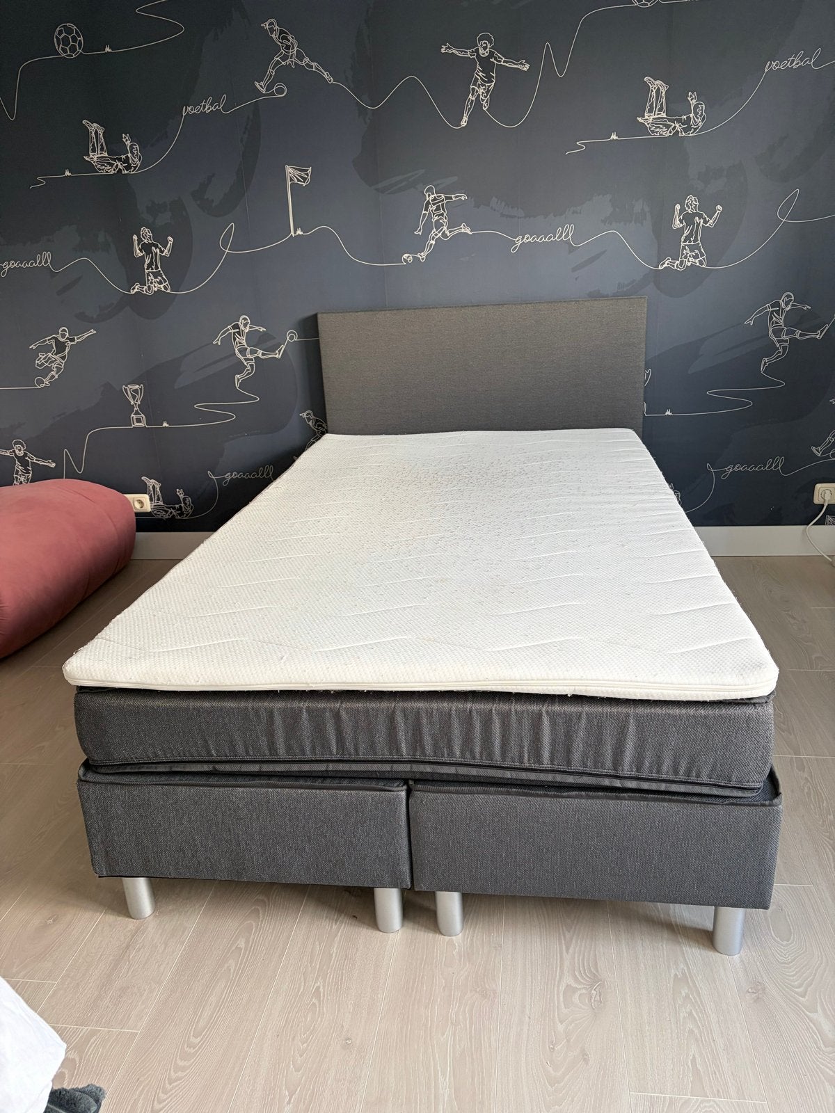 Boxspring combinatie Leen Bakker Alta (zo goed als nieuw), Ophalen, Antracieten bekleding, Zo goed als nieuw, Twijfelaar