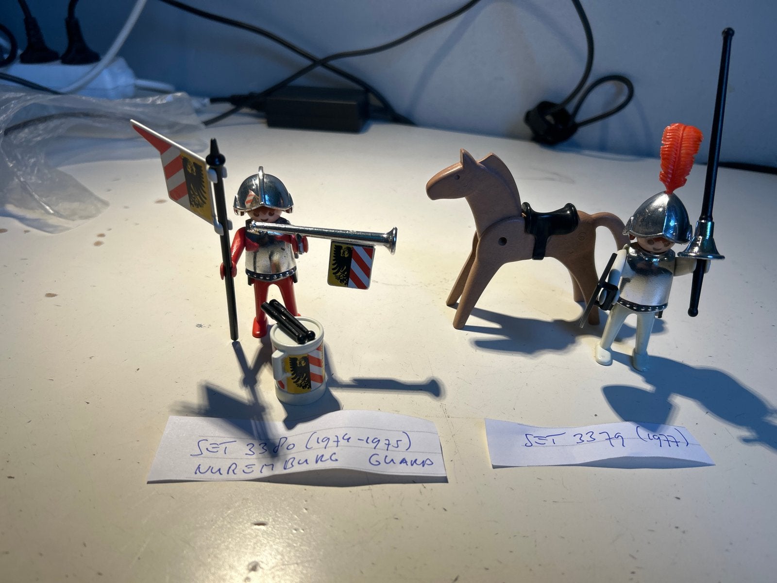 Vintage Playmobil Sets: Nurenberg Guard (3380) & Ridder (337, Ophalen of Verzenden, Gebruikt, Jongen of Meisje