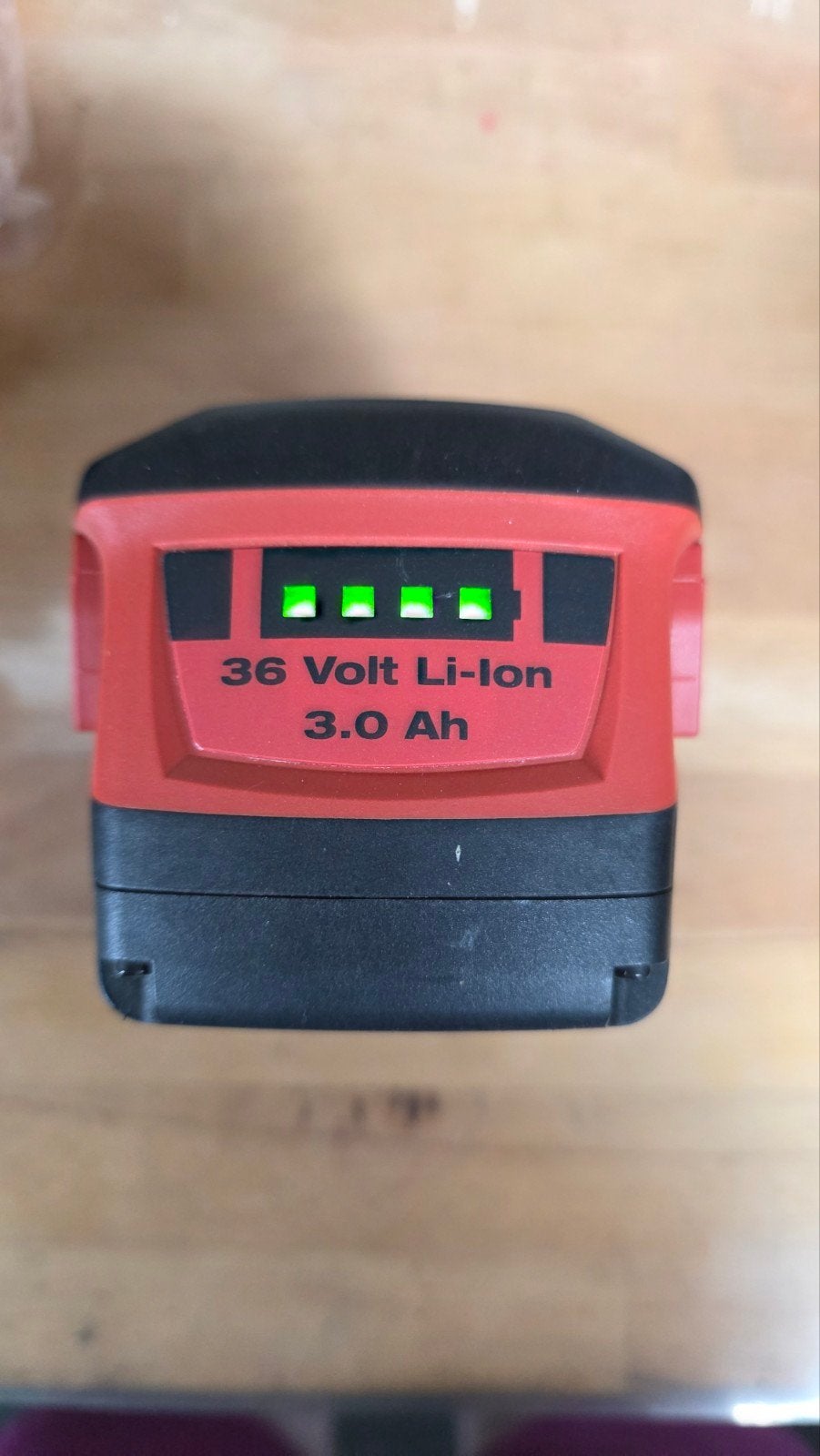Hilti accu 36V type B36/3.0 Li-ion - uitmuntende staat, Ophalen of Verzenden, Zo goed als nieuw, Overige typen