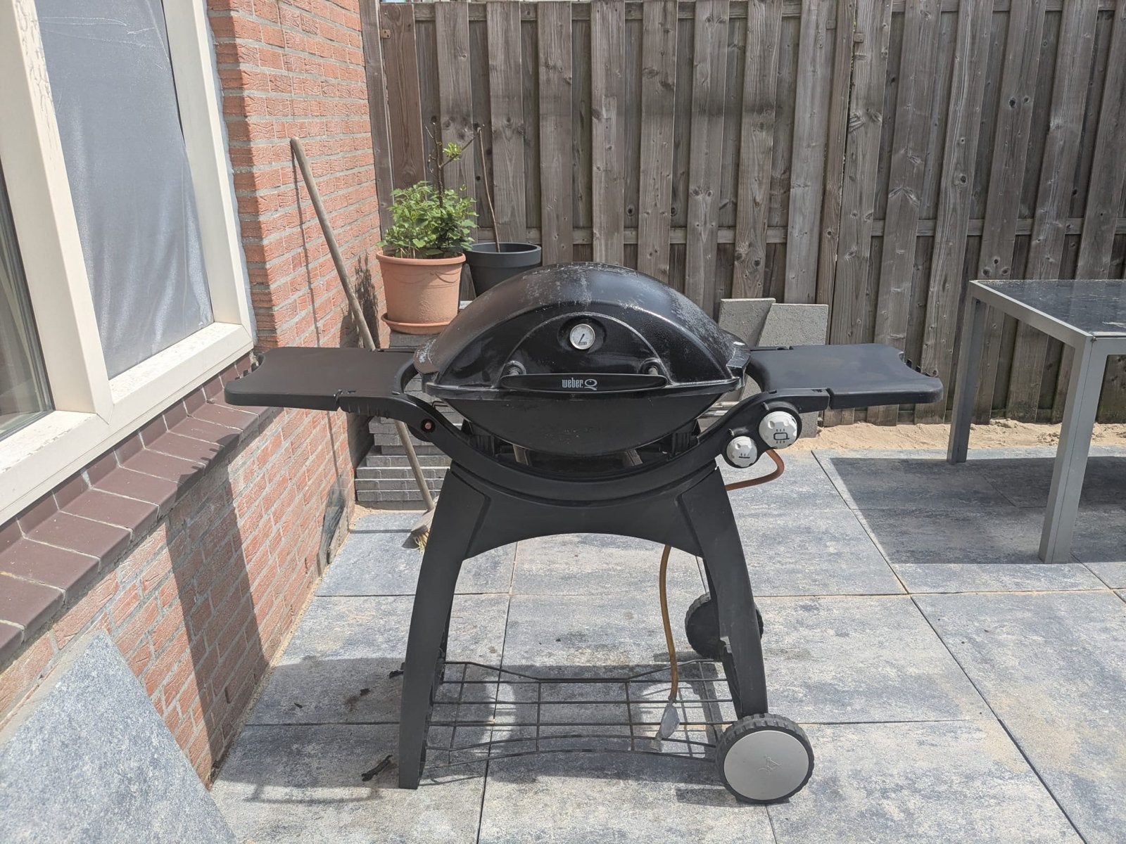 Weber Q2000 gasbarbecue met onderstel, Ophalen, Gebruikt