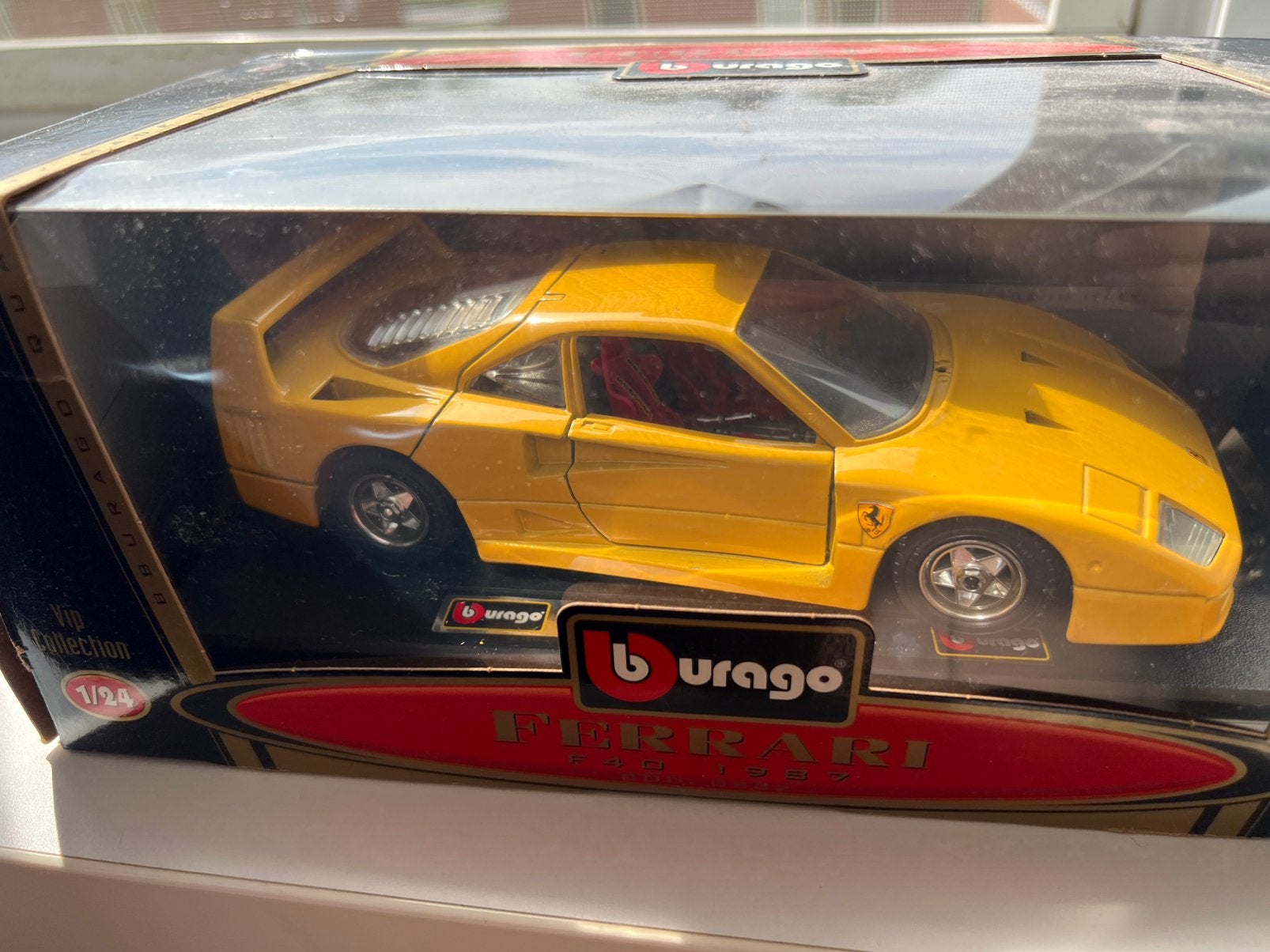 Burago 1-24 ferrari F40, Ophalen of Verzenden, Zo goed als nieuw, Auto, Overige merken
