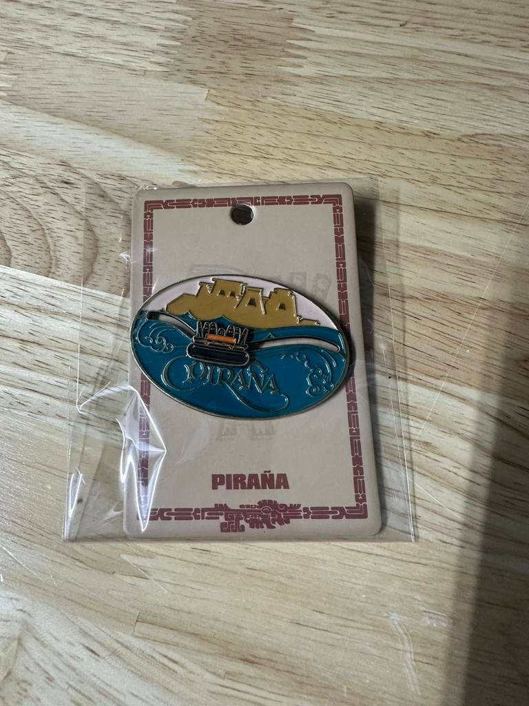 Efteling pin pirana, Verzamelen, Efteling, Ophalen of Verzenden, Zo goed als nieuw, Button of Speldje