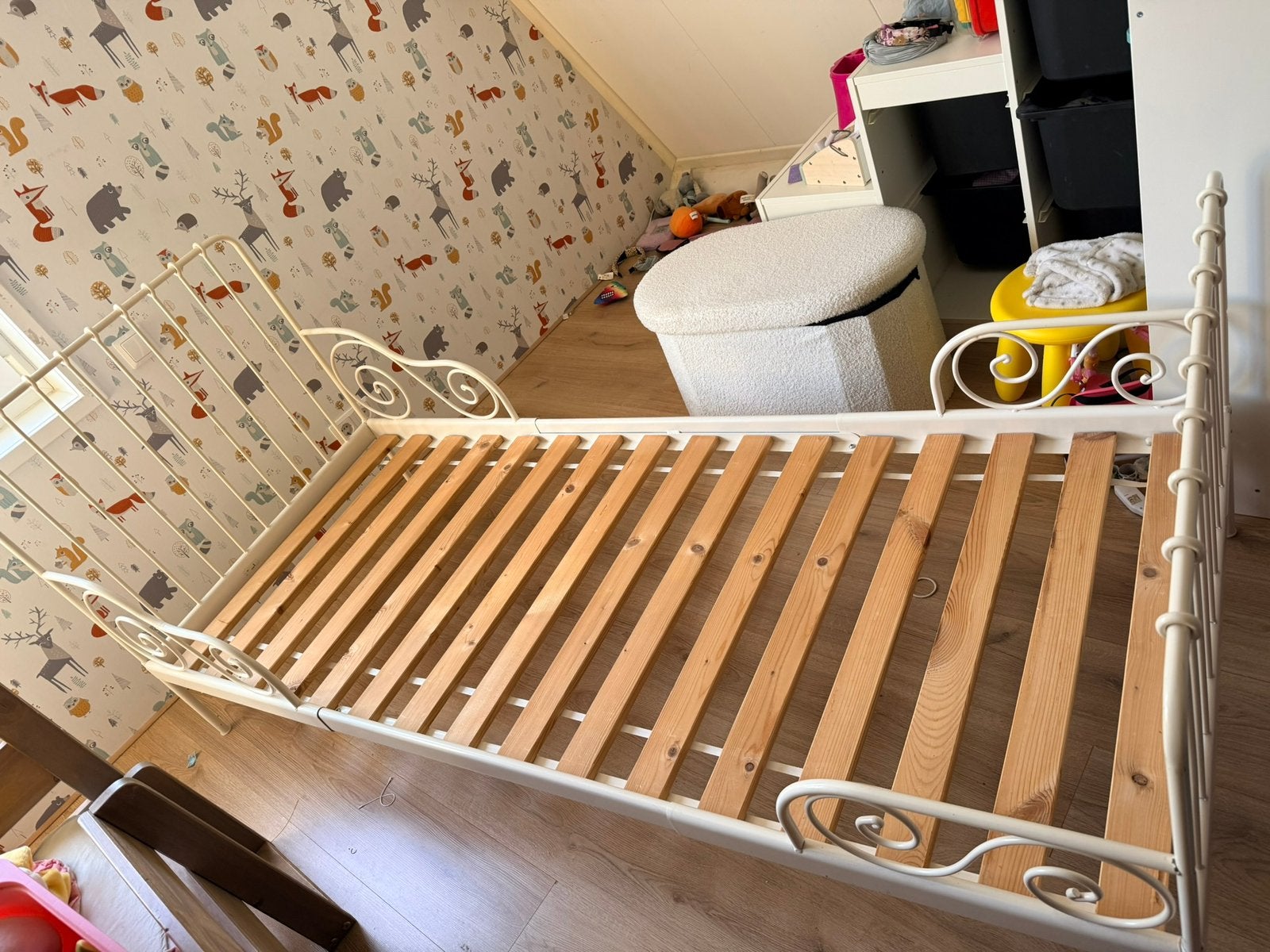 Wit metalen kinderbed / peuterbed 80x200, Kinderen en Baby's, Ophalen, Gebruikt, 70 tot 85 cm, Lattenbodem