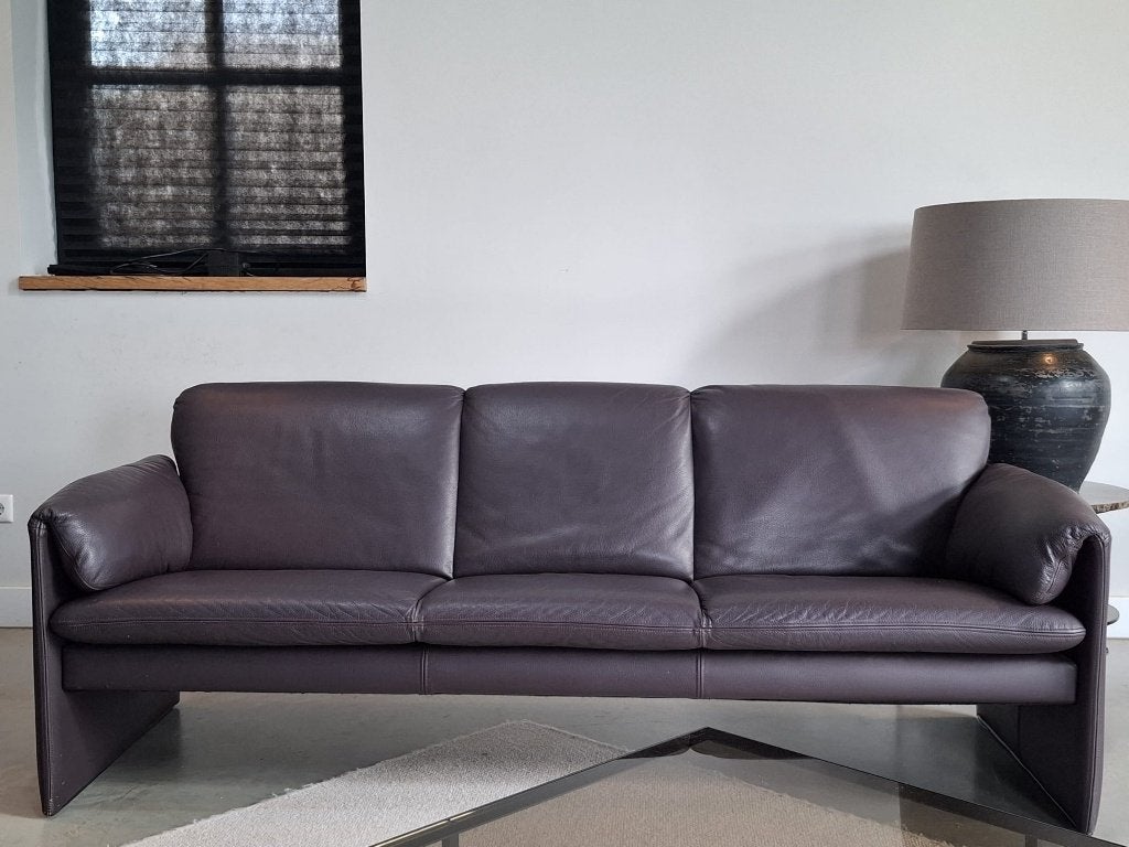 Leolux Bora Bora 3-zitsbank aubergine paars leer, Leolux Furniture Group B.V., Info@leolux.nl, 150 tot 200 cm, Driepersoons