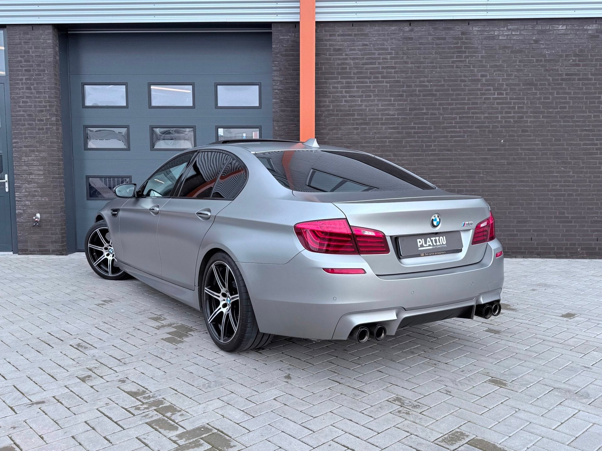 BMW 5-serie M5 30 Jahre | 2014 | Keramisch | Akra | Softcl., Automaat, Achterwielaandrijving, Gebruikt, 2000 kg
