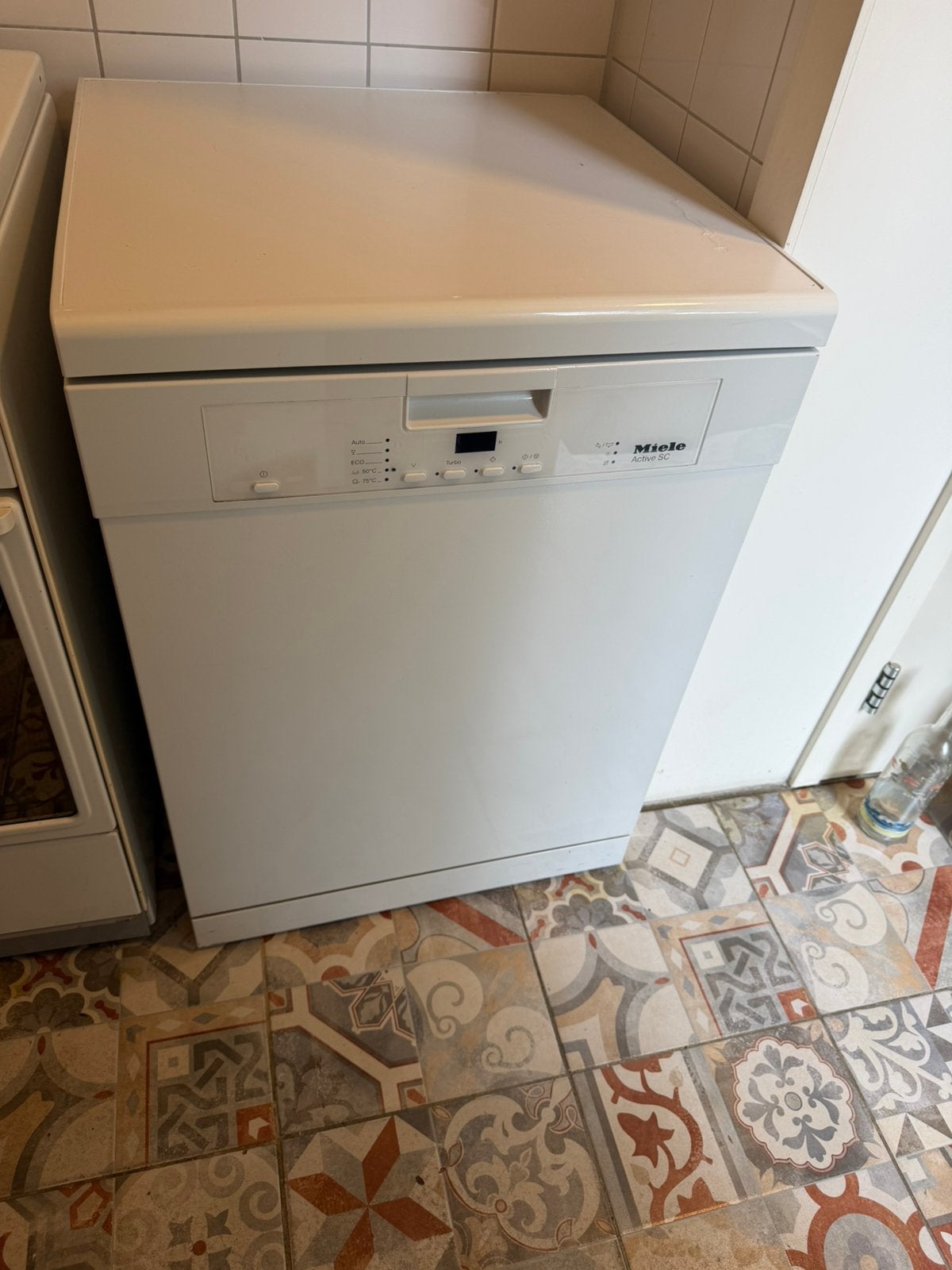 Miele G 4203 SC Active, Ophalen, Zo goed als nieuw, Vrijstaand, Minder dan 85 cm