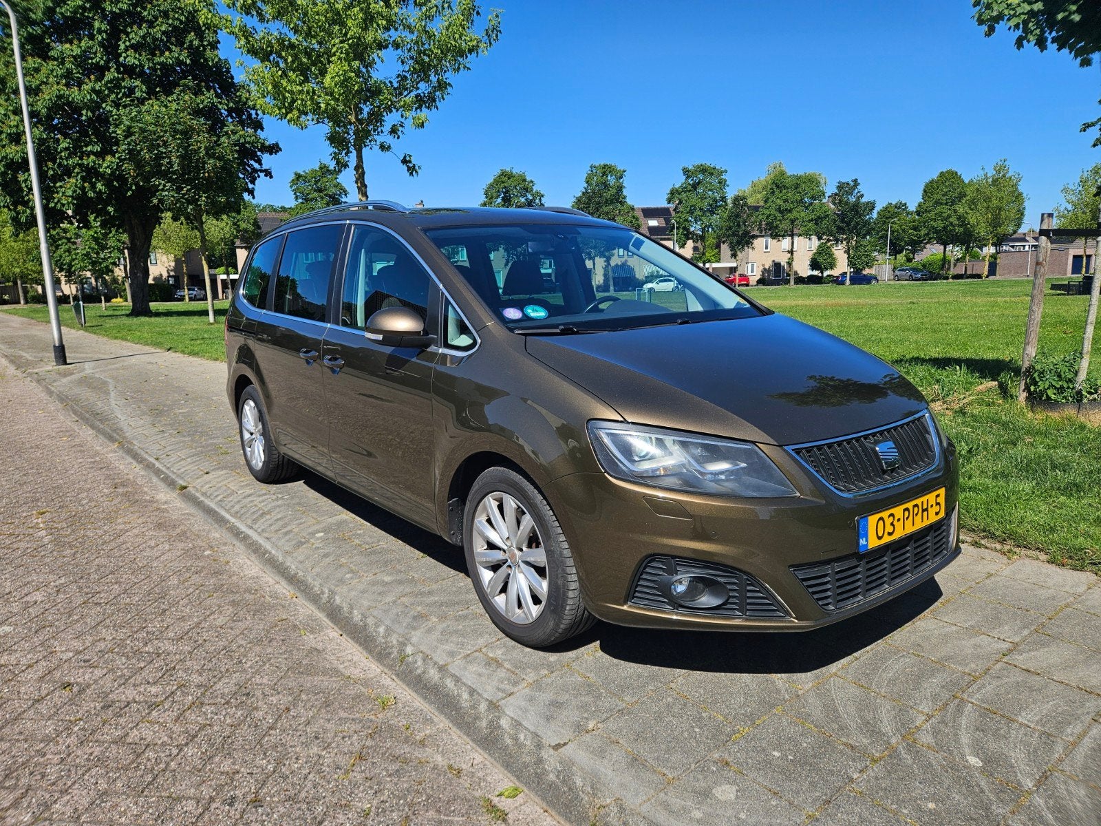 Seat Alhambra 1.4 TSI Style Business, Auto's, Voorwielaandrijving, Euro 5, 1800 kg, Zwart