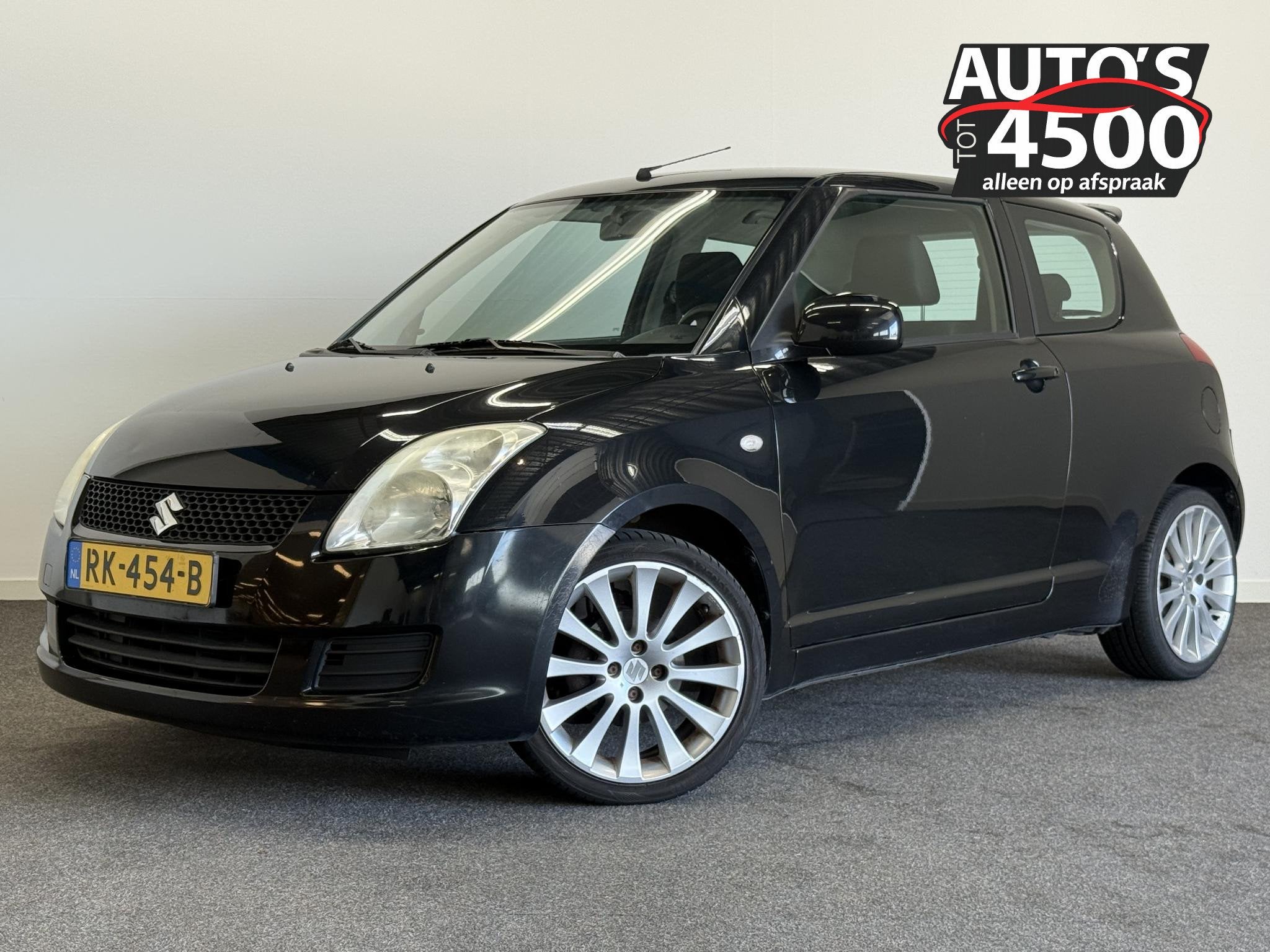Suzuki Swift 1.3 Base Airco! Lees advertentie! Read text!, Stof, Gebruikt, 31 €/maand, Bedrijf