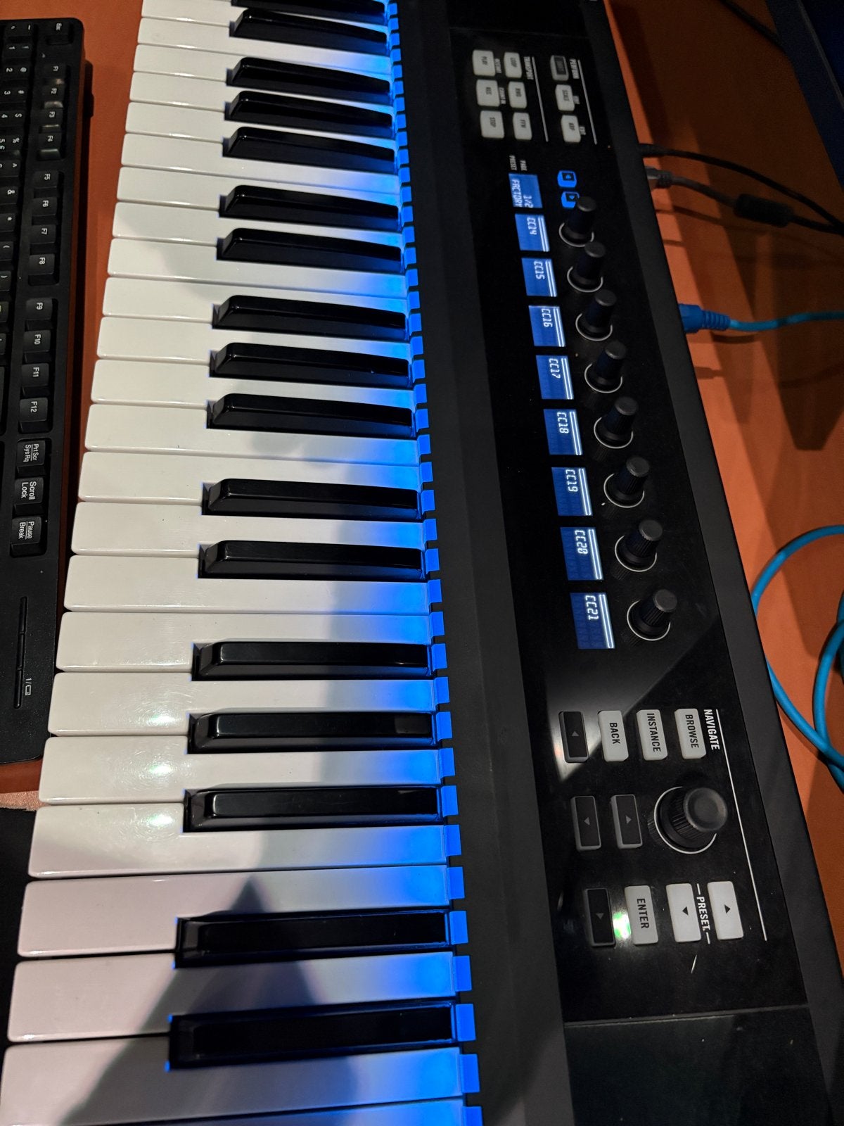 Native Instruments Komplete Kontrol S49 MIDI Keyboard, Muziek en Instrumenten, Ophalen of Verzenden, Zo goed als nieuw, Aanslaggevoelig