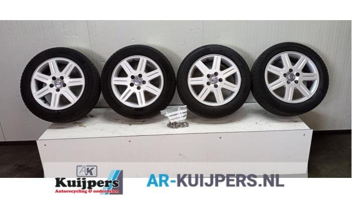Sportvelgenset + banden van een Volvo V50, Gebruikt, -, -, -