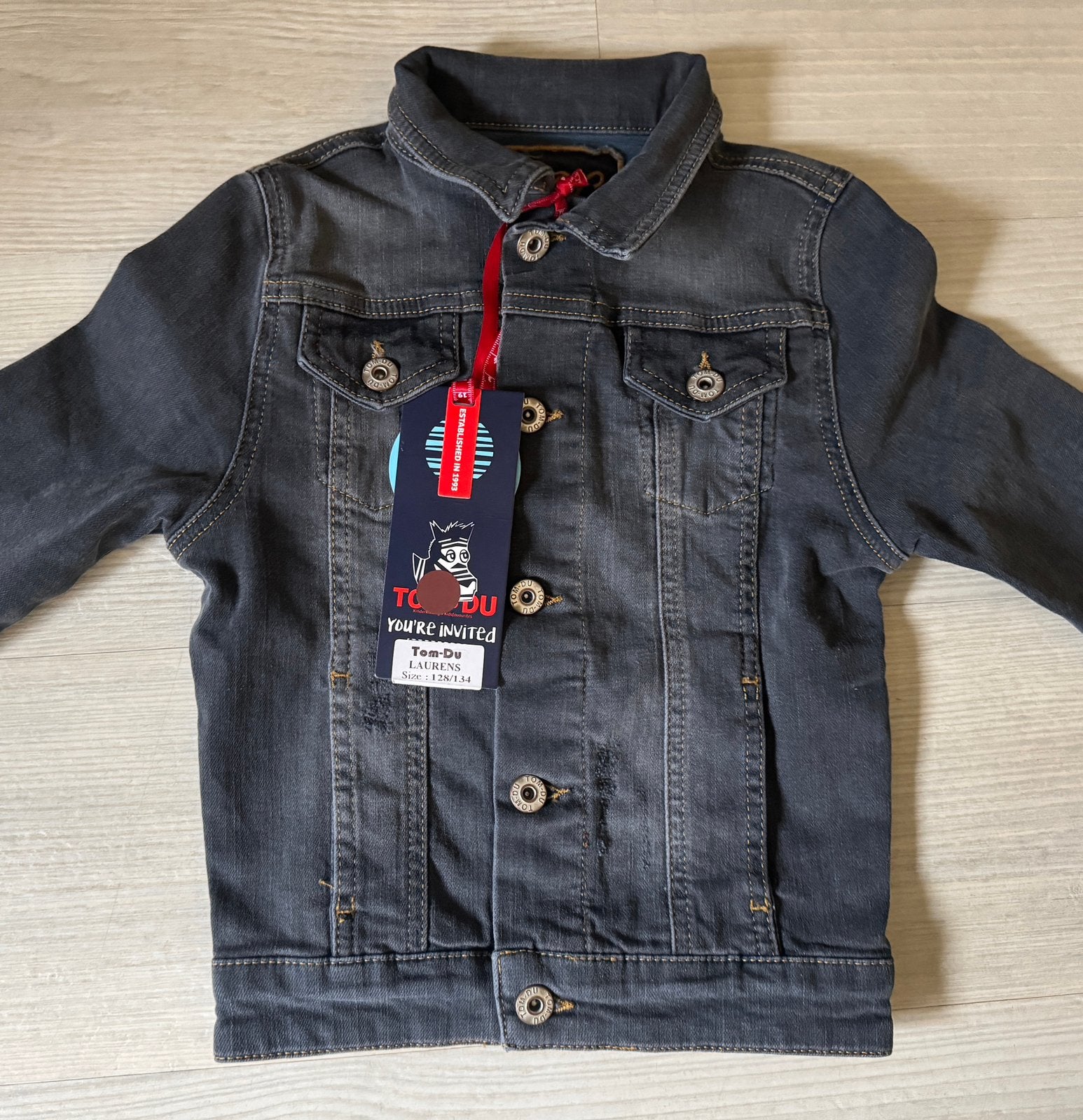Tom-Du spijkerjasje nieuw Maat 128/134, Kinderen en Baby's, Ophalen of Verzenden, Zo goed als nieuw, Jongen, Jas