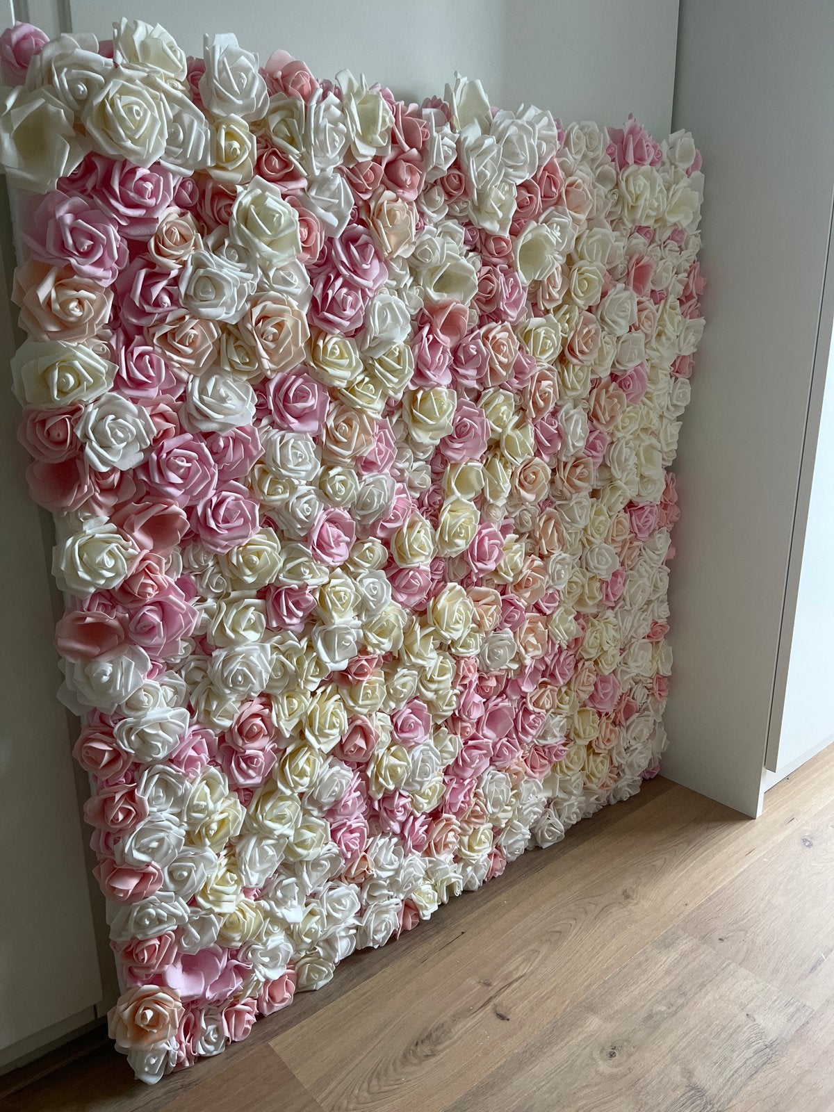 Rozenwand decoratie - Kunstbloemen muurpaneel, Ophalen, Binnen, Gebruikt, Kunstbloem