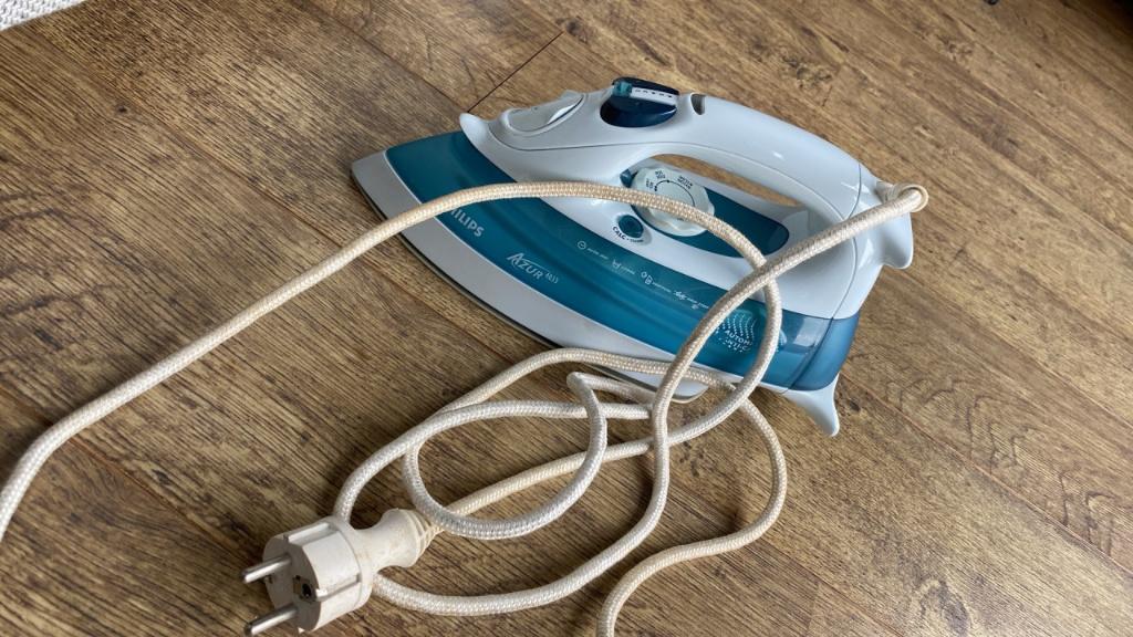 Philips azur 4033 strijkijzer 2000-2400 watt, Witgoed en Apparatuur, Ophalen of Verzenden, Nieuw, Strijkijzer met snoer