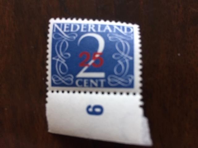 2 cent van Jan van Krimpen met opdruk 25 cent in rood., Postzegels en Munten, Postzegels | Nederland, Ophalen of Verzenden, Na 1940