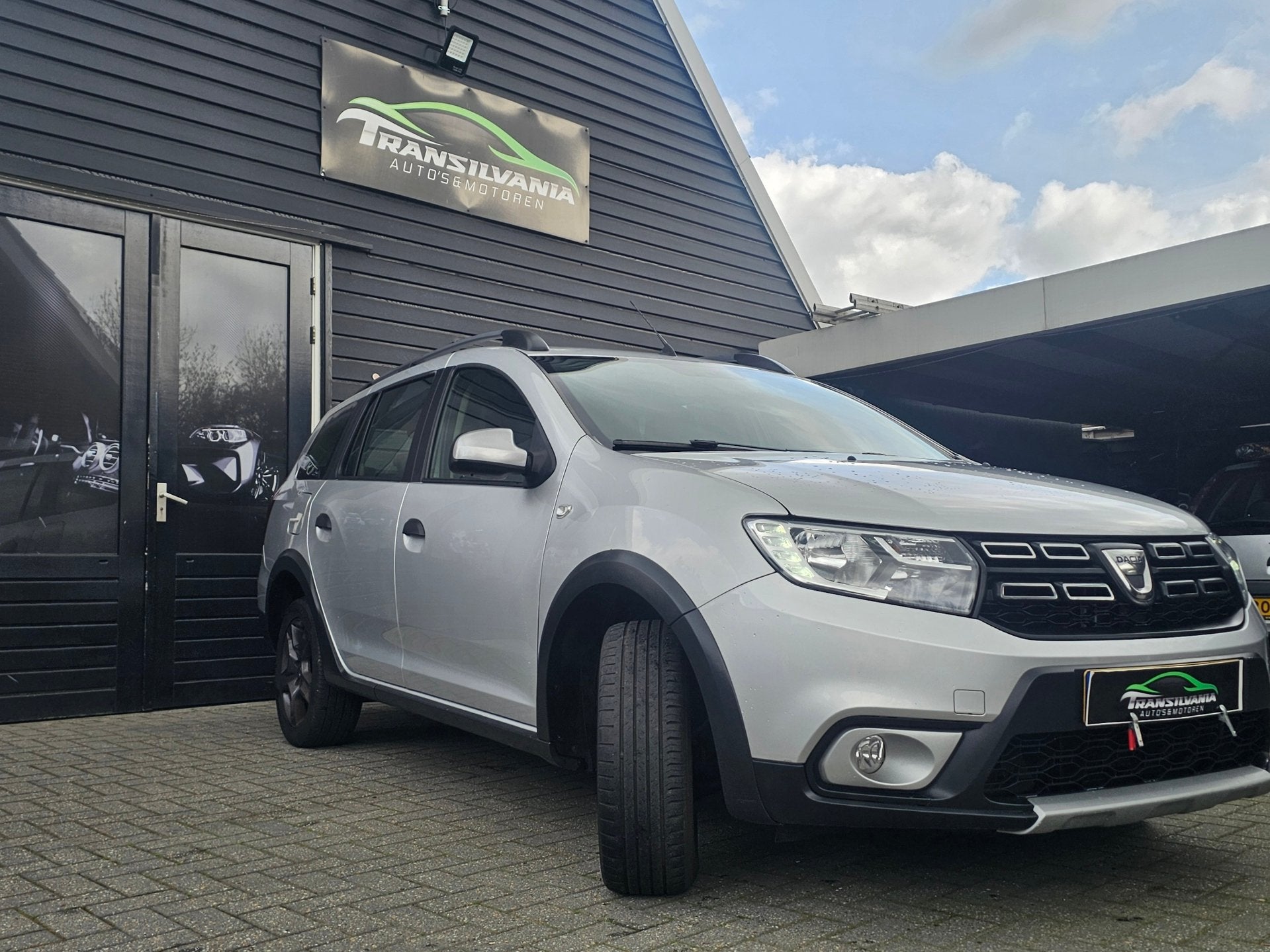 Dacia Logan MCV 1.5 dCi Stepway, Auto's, Voorwielaandrijving, Dealer onderhouden, Euro 6, 4 cilinders