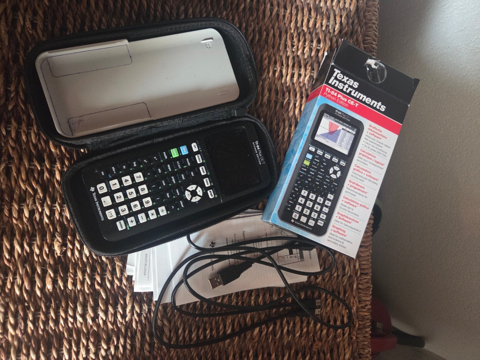 Grafische rekenmachine Texas Instruments TI-84 Plus CE-T Pyt, Diversen, Ophalen of Verzenden, Grafische rekenmachine