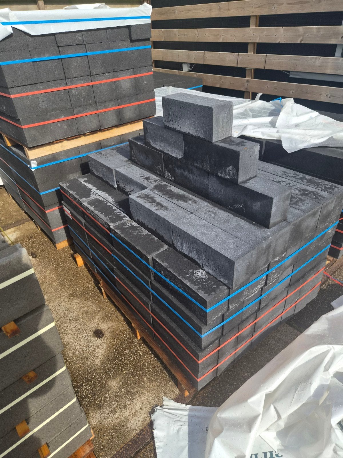 12x10x30 cm zwarte linea muurblokken strak, Tuin en Terras, Blok, Nieuw, Ophalen of Verzenden, Minder dan 25 cm